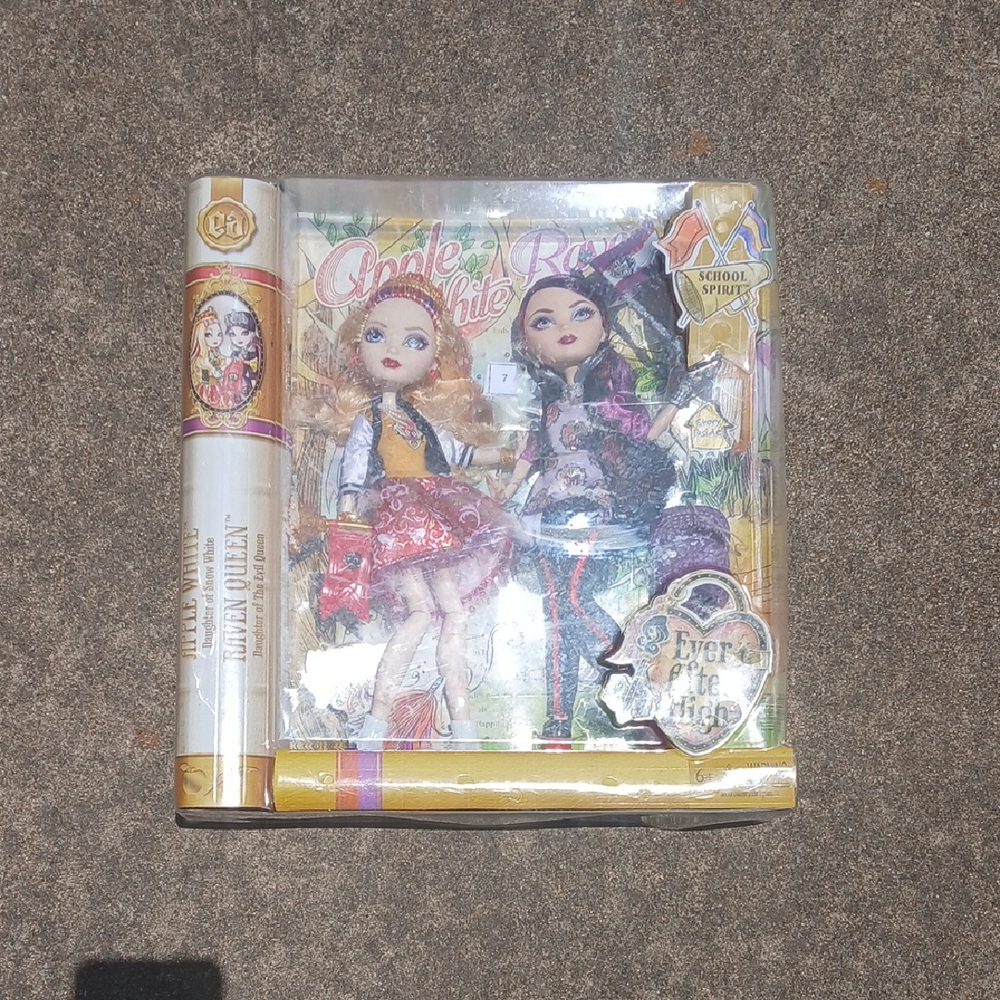 Ever After High Apple White & Raven Queen Fashion Dolls School Spirit Girl Toy